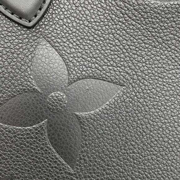 Louis Vuitton Monogram Empreinte On the Go Black Tote Bag - Picture 9 of 11